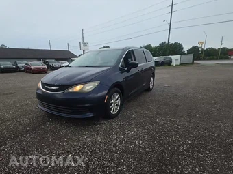2017 Chrysler Pacifica Touring 121.6" WB