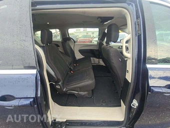 2017 Chrysler Pacifica Touring 121.6" WB – miniatura 14
