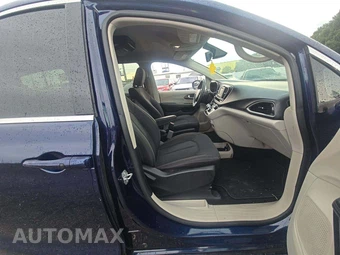 2017 Chrysler Pacifica Touring 121.6" WB – miniatura 16