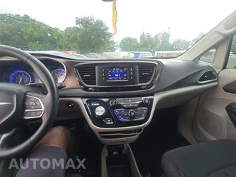 2017 Chrysler Pacifica Touring 121.6" WB – miniatura 7