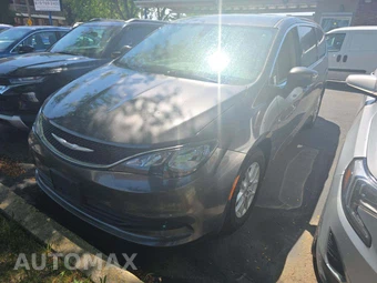 2017 Chrysler Pacifica Touring 121.6" WB