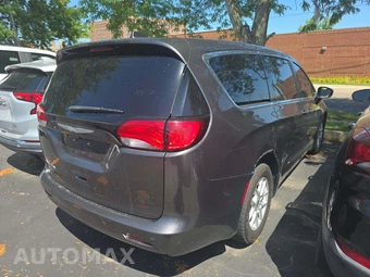 2017 Chrysler Pacifica Touring 121.6" WB – miniatura 3