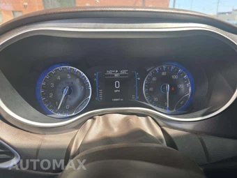 2017 Chrysler Pacifica Touring 121.6" WB – miniatura 9