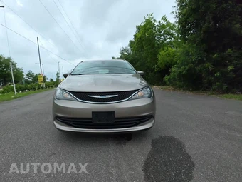 2017 Chrysler Pacifica Touring 121.6" WB