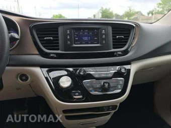 2017 Chrysler Pacifica Touring 121.6" WB – miniatura 10