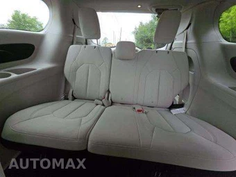 2017 Chrysler Pacifica Touring 121.6" WB – miniatura 14