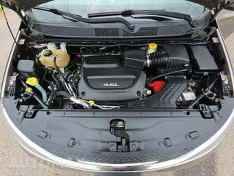 2017 Chrysler Pacifica Touring 121.6" WB – miniatura 27