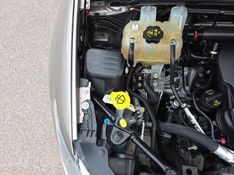 2017 Chrysler Pacifica Touring 121.6" WB – miniatura 28