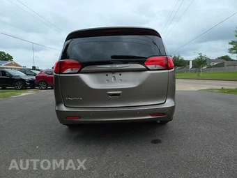 2017 Chrysler Pacifica Touring 121.6" WB – miniatura 3