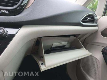 2017 Chrysler Pacifica Touring 121.6" WB – miniatura 30
