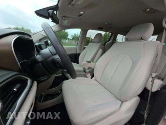 2017 Chrysler Pacifica Touring 121.6" WB – miniatura 6