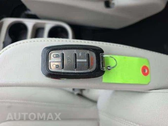 2017 Chrysler Pacifica Touring 121.6" WB – miniatura 8