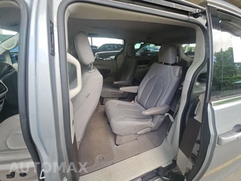 2017 Chrysler Pacifica Touring 121.6" WB – miniatura 13