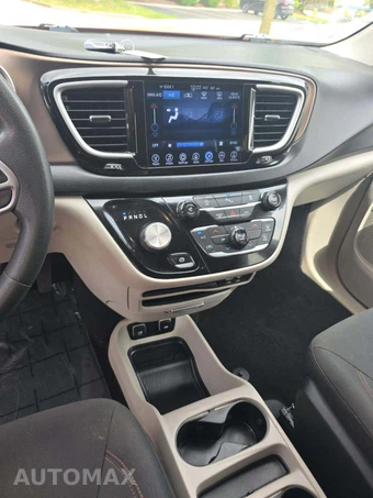 2017 Chrysler Pacifica Touring 121.6" WB – miniatura 10