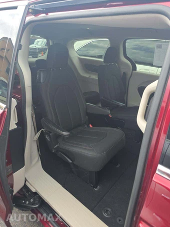 2017 Chrysler Pacifica Touring 121.6" WB – miniatura 17
