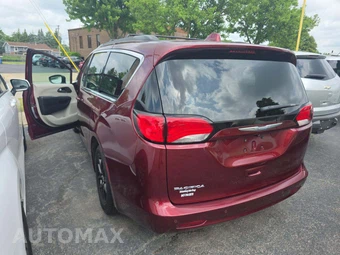 2017 Chrysler Pacifica Touring 121.6" WB – miniatura 2