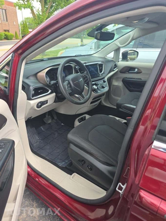 2017 Chrysler Pacifica Touring 121.6" WB – miniatura 6