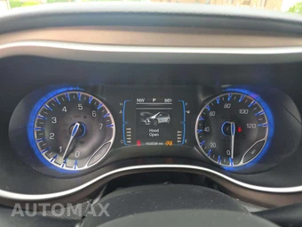 2017 Chrysler Pacifica Touring 121.6" WB – miniatura 9