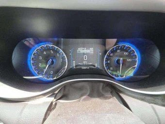 2017 Chrysler Pacifica Touring 121.6" WB – miniatura 10