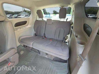 2017 Chrysler Pacifica Touring 121.6" WB – miniatura 15