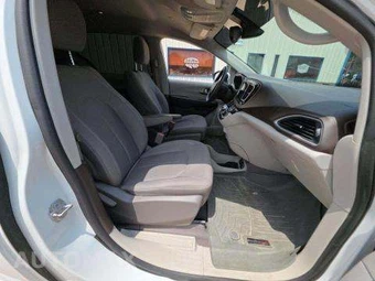 2017 Chrysler Pacifica Touring 121.6" WB – miniatura 20