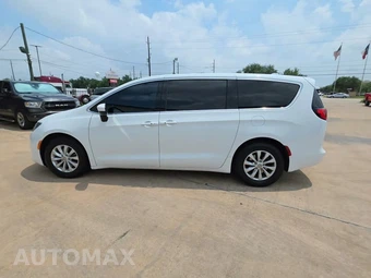 2017 Chrysler Pacifica Touring 121.6" WB – miniatura 3