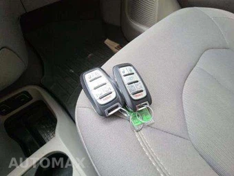 2017 Chrysler Pacifica Touring 121.6" WB – miniatura 9