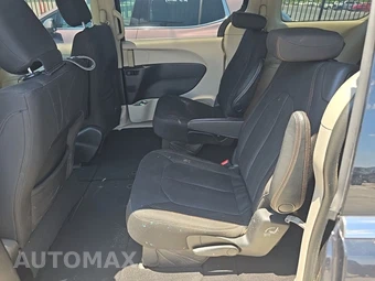 2017 Chrysler Pacifica Touring 121.6" WB – miniatura 13