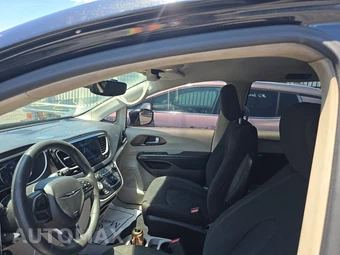 2017 Chrysler Pacifica Touring 121.6" WB – miniatura 19