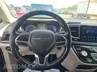 2017 Chrysler Pacifica Touring L 121.6" WB – miniatura 10