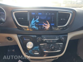 2017 Chrysler Pacifica Touring L 121.6" WB – miniatura 11