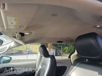 2017 Chrysler Pacifica Touring L 121.6" WB – miniatura 18