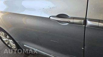 2017 Chrysler Pacifica Touring L 121.6" WB – miniatura 41