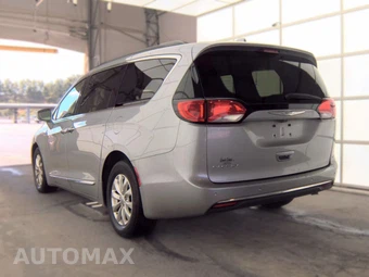 2017 Chrysler Pacifica Touring L 121.6" WB – miniatura 6