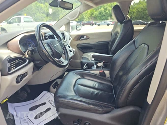 2017 Chrysler Pacifica Touring L 121.6" WB – miniatura 7