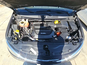 2017 Chrysler Pacifica Touring L 121.6" WB – miniatura 15