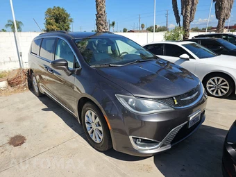2017 Chrysler Pacifica Touring L 121.6" WB – miniatura 3