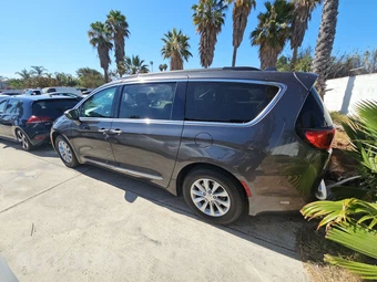 2017 Chrysler Pacifica Touring L 121.6" WB – miniatura 6