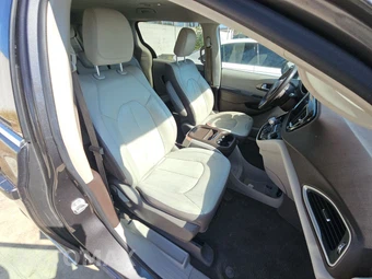 2017 Chrysler Pacifica Touring L 121.6" WB – miniatura 8