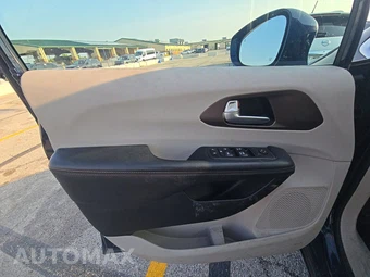 2017 Chrysler Pacifica Touring L 121.6" WB – miniatura 15