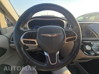 2017 Chrysler Pacifica Touring L 121.6" WB – miniatura 16