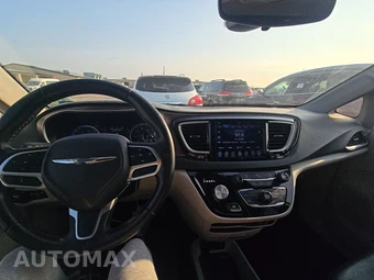 2017 Chrysler Pacifica Touring L 121.6" WB – miniatura 17