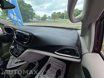 2017 Chrysler Pacifica Touring L 121.6" WB - miniatura 20