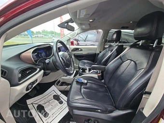 2017 Chrysler Pacifica Touring L 121.6" WB - miniatura 6