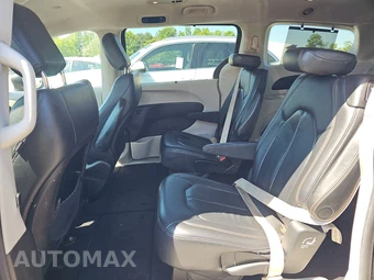 2017 Chrysler Pacifica Touring L 121.6" WB - miniatura 13