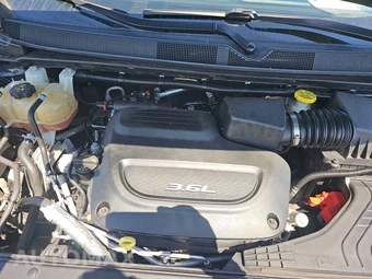 2017 Chrysler Pacifica Touring L 121.6" WB - miniatura 16