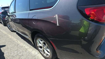2017 Chrysler Pacifica Touring L 121.6" WB - miniatura 24