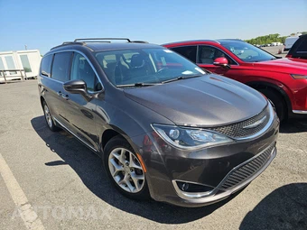 2017 Chrysler Pacifica Touring L 121.6" WB - miniatura 3