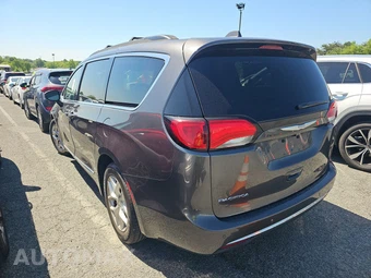 2017 Chrysler Pacifica Touring L 121.6" WB - miniatura 6