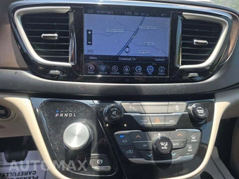 2017 Chrysler Pacifica Touring L 121.6" WB – miniatura 10